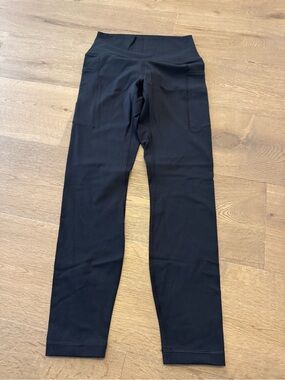 High-Waist Black Performance Leggings with Side Pockets